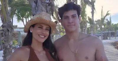 Mar�a P�a se muestra feliz tras el debut de su hijo como empresario