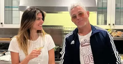 Alejandro Sanz besa a Stephanie Cayo