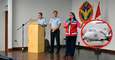 Profesionales del SAMU en entrenamiento aeron�utico junto a instructores de la F