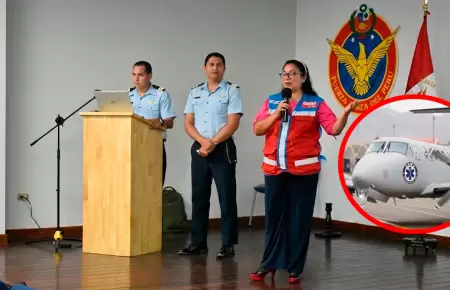 Profesionales del SAMU en entrenamiento aeron�utico junto a instructores de la F