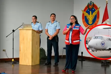 Profesionales del SAMU en entrenamiento aeron�utico junto a instructores de la F