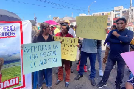 Protesta comunal en Alto Per� por derecho de propiedad