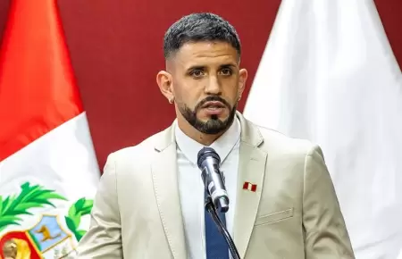 Mat�as Di Benedetto recibe la nacionalidad peruana