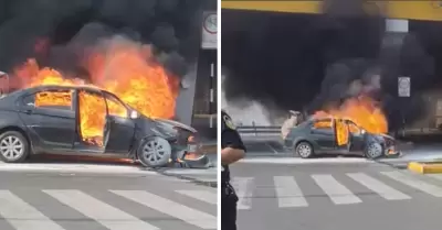 Auto se incendia en avenida Universitaria con Venezuela