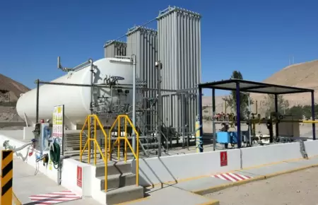 Gobierno de Balc�zar eval�a construcci�n de una planta regasificadora en la cost