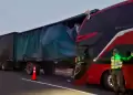 Tragedia en carretera: Reportan un fallecido y m�s de 10 heridos tras choque entre bus y cami�n