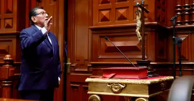 Ra�l Esp�ritu Cavero jur� como congresista accesitario de Lucinda V�squez.