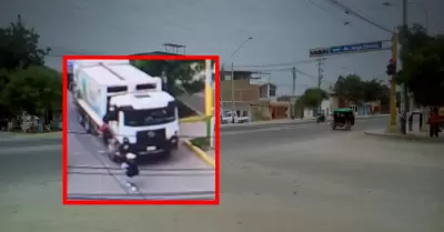 Madre de familia muere arrollada en plena v�a por cami�n de basura