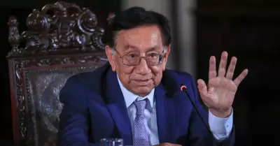 Presidente Balc�zar solicit� suspender juicio oral en su contra por presunta dif