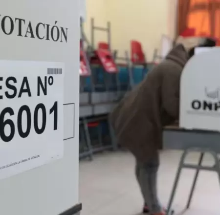 Defensor�a advierte que m�s de 184 mil lime�os votar�n en cocheras, parques, pla