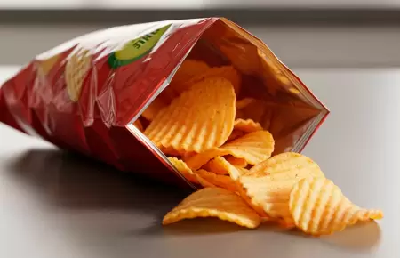 Bolsas de papas fritas fueron retiradas del mercado tras detectarse un posible e