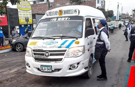 Combis de la ruta San Genaro suben pasajes