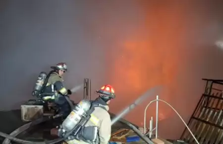 Incendio consume quinta en Cercado de Lima