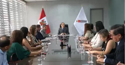 El ministro de Educaci�n se reuni� con representantes de colegios privados para