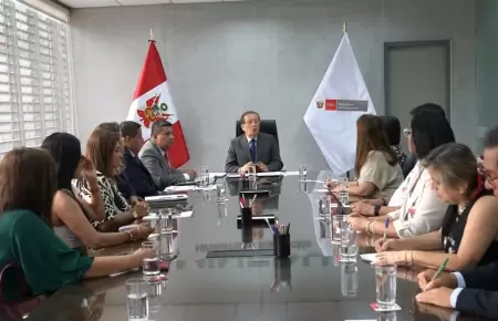 El ministro de Educaci�n se reuni� con representantes de colegios privados para