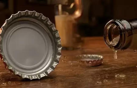 Detalle de la tapa de cerveza.