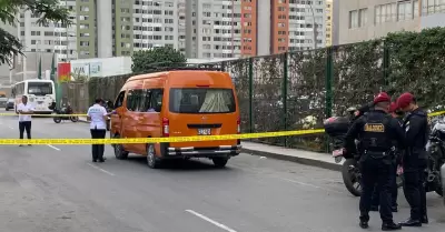 Colectivo de Los Mandarinos fue baleada en Comas.