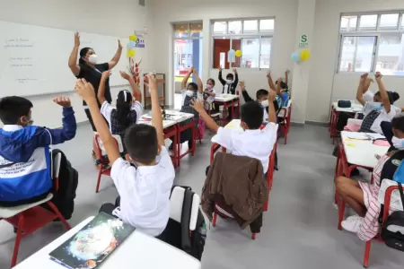 Gobierno anuncia retorno a clases presenciales ante mejora de panorama por crisi
