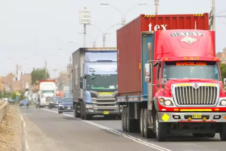 Transporte de carga pesada funciona parcialmente pese a paro