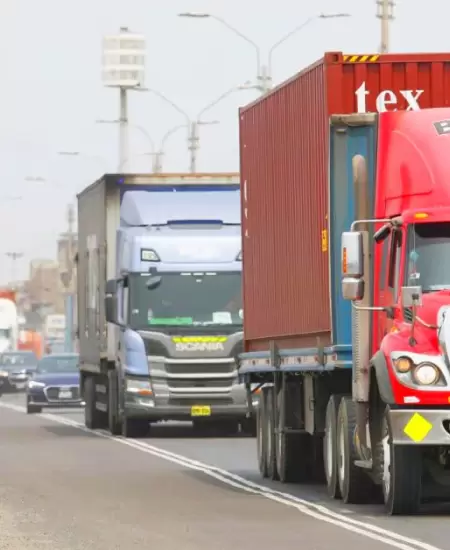 Transporte de carga pesada funciona parcialmente pese a paro