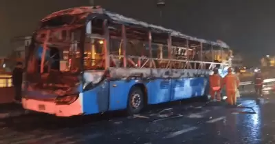 Falleci� chofer de bus de 'Los Chinos' que fue incendiado en El Agustino