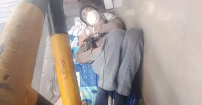 Paciente tuvo que dormir 4 d�as en el piso del Cayetano Heredia.
