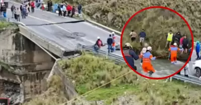 M�s de 100 personas rescatadas tras colapso de puente Sahuay