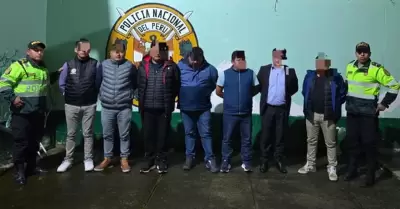 Siete funcionarios fueron capturados por beber licor en la Municipalidad.