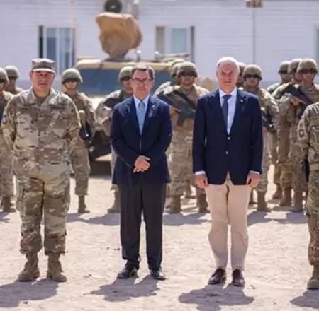 Jos� Antonio Kast lleg� a Arica para supervisar construcci�n de muro fronterizo.