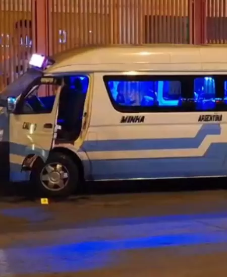 Matan a chofer y cobradora queda herida tras atentado a combi en el Callao