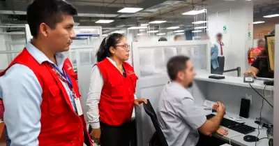 Contralor�a detecta irregularidades en Reniec.