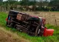 Accidente en carretera: Volcadura de cami�n dej� m�s de 15 heridos, incluidos cuatro menores