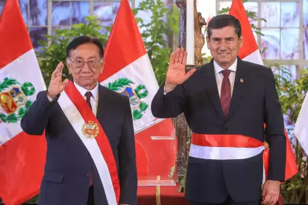 Luis Arroyo S�nchez durante su juramento.