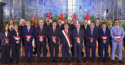 Nuevo Gabinete Ministerial presidido por Luis Arroyo.