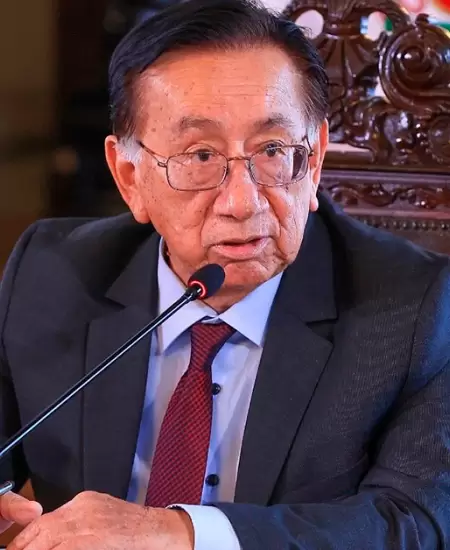 Jos� Mar�a Balc�zar se pronunci� sobre gratificaci�n para trabajadores CAS.