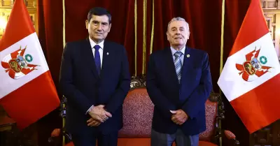 Fernando Rospigliosi se reuni� con Luis Arroyo en Congreso