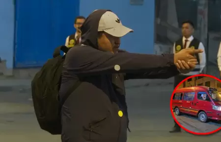 La polic�a iba registrando cada detalle.