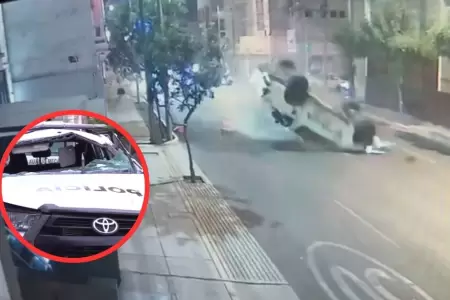 Patrullero de la PNP qued� volcado tras accidente dejando a un efectivo herido