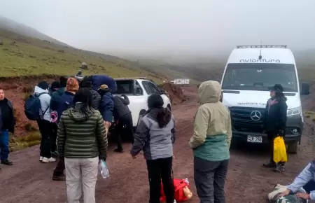 Veh�culo tur�stico cay� por una pendiente en la zona de Casapalca, en Chicla, du
