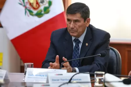 Premier asegura que el Ejecutivo trabaja para controlar precio de combustibles