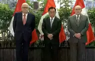 Presidente Balcázar condecora a Julio Velarde con la orden 'El Sol del Perú' en grado de Gran Cruz