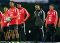 Selecci�n Peruana cumpli� segundo entrenamiento en Par�s y perfila su once para enfrentar a Senegal