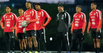 Selecci�n Peruana entren� por segunda vez en Par�s.