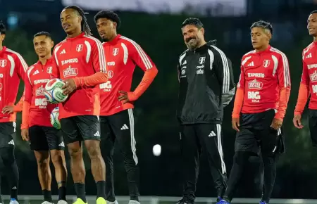 Selecci�n Peruana entren� por segunda vez en Par�s.