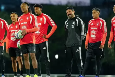 Selecci�n Peruana entren� por segunda vez en Par�s.