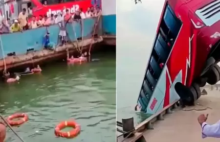 Autob�s cae a un r�o en Bangladesh.