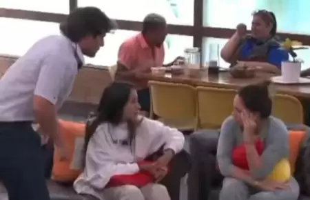 Melissa Klug explota contra Samahara Lobat�n