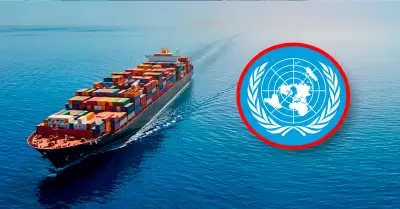 Buque de carga navegando por aguas internacionales bajo supervisi�n de organismo