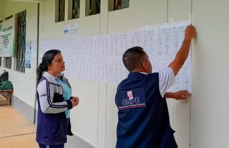 Ciudadanos emiten su voto durante una jornada electoral, donde cada tipo de voto