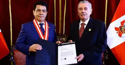 Tom�s G�lvez / Fernando Rospigliosi.